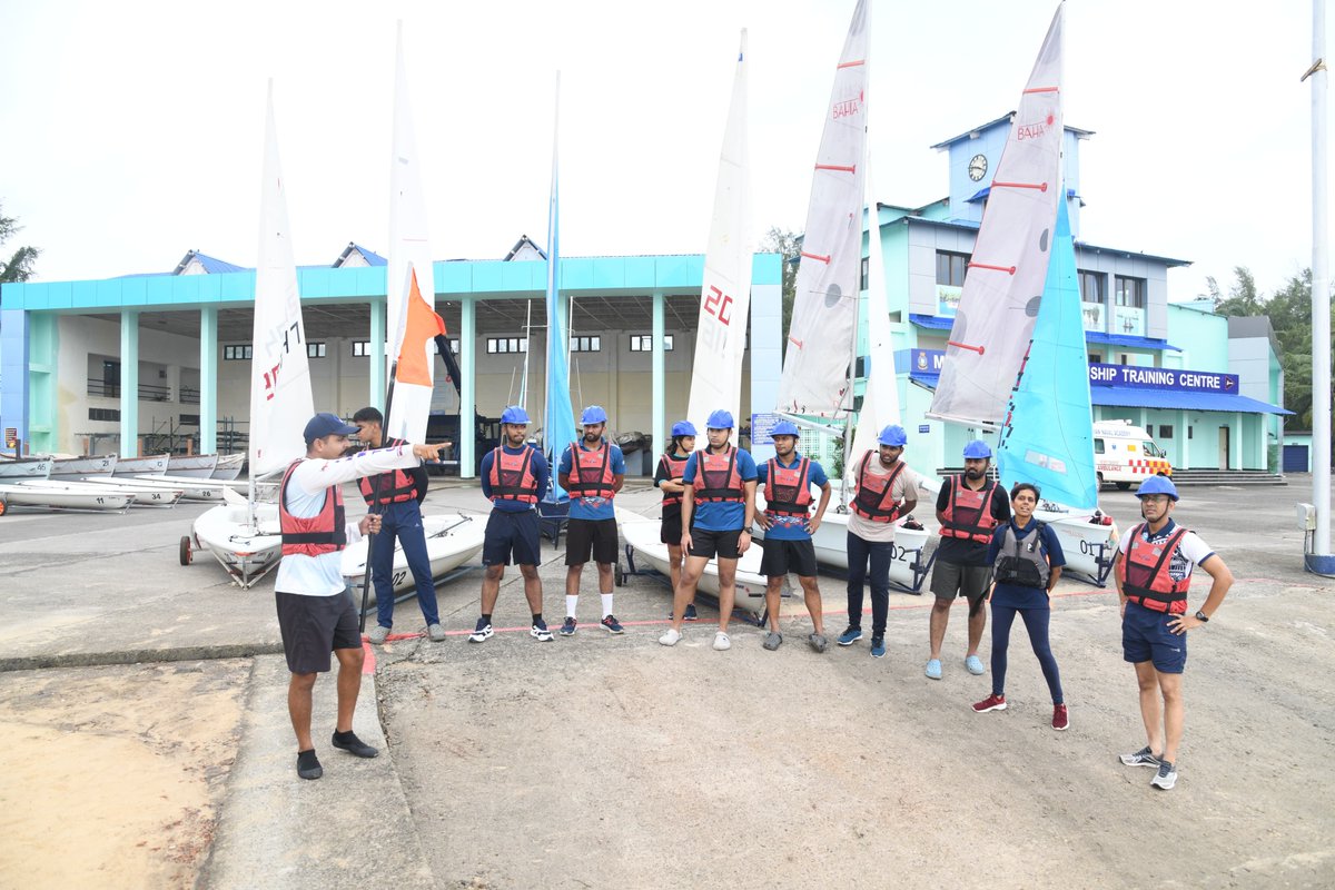 IN_NavalAcademy's tweet image. #HarKaamDeshKeNaam
Nurturing future sailing champions at Station Ezhimala! ⛵
MWTC, INA conducted a sailing camp from 09-20 Jun 25, where 15 personnel &amp;amp; dependents honed core skills in dinghy sailing, boat handling, seamanship &amp;amp; water safety — under expert guidance from #INA…