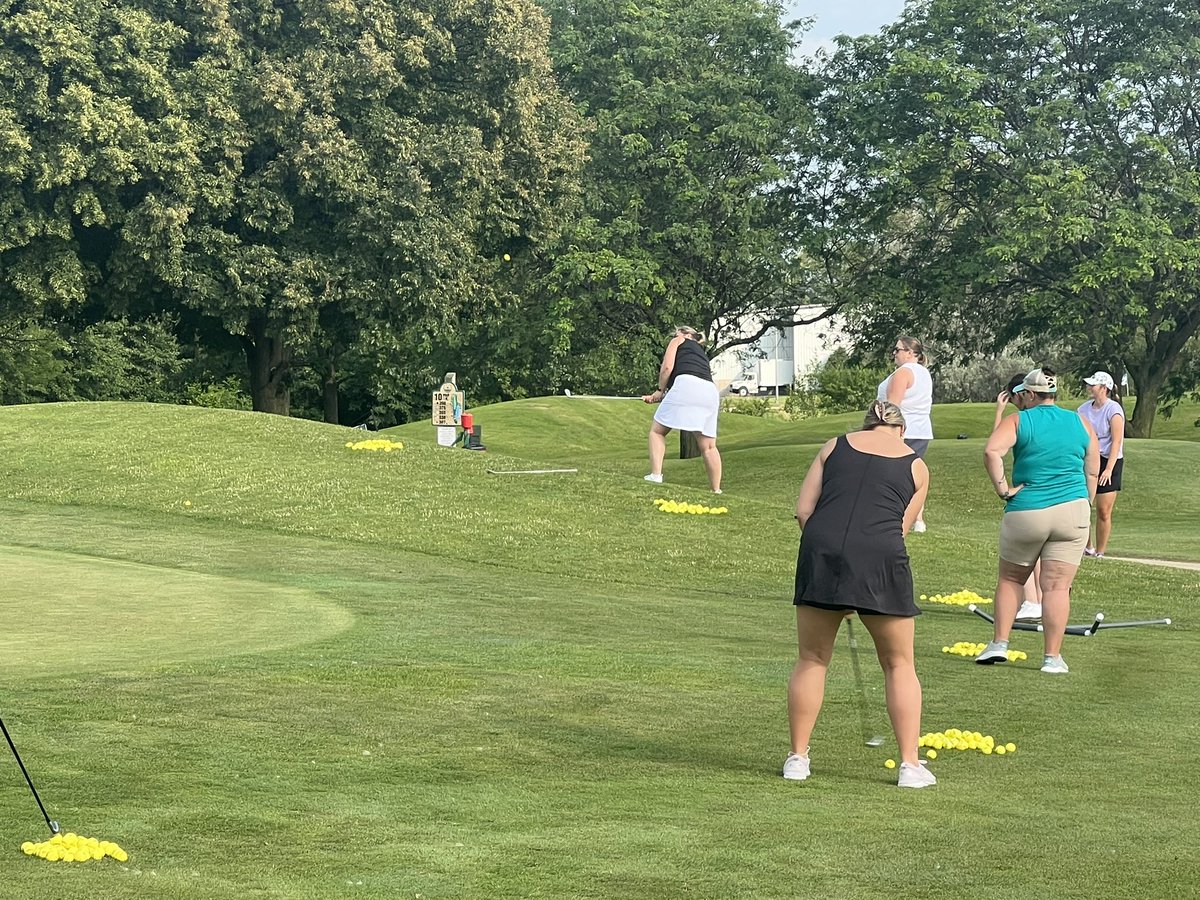Still time to sign up for tomorrow night’s Ladies League! ⛳️⛳️⛳️

🔗 manager.gallusgolf.com/Register/72298…
