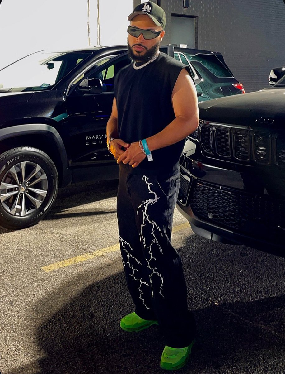 avantiitnava's tweet image. He So #POSH