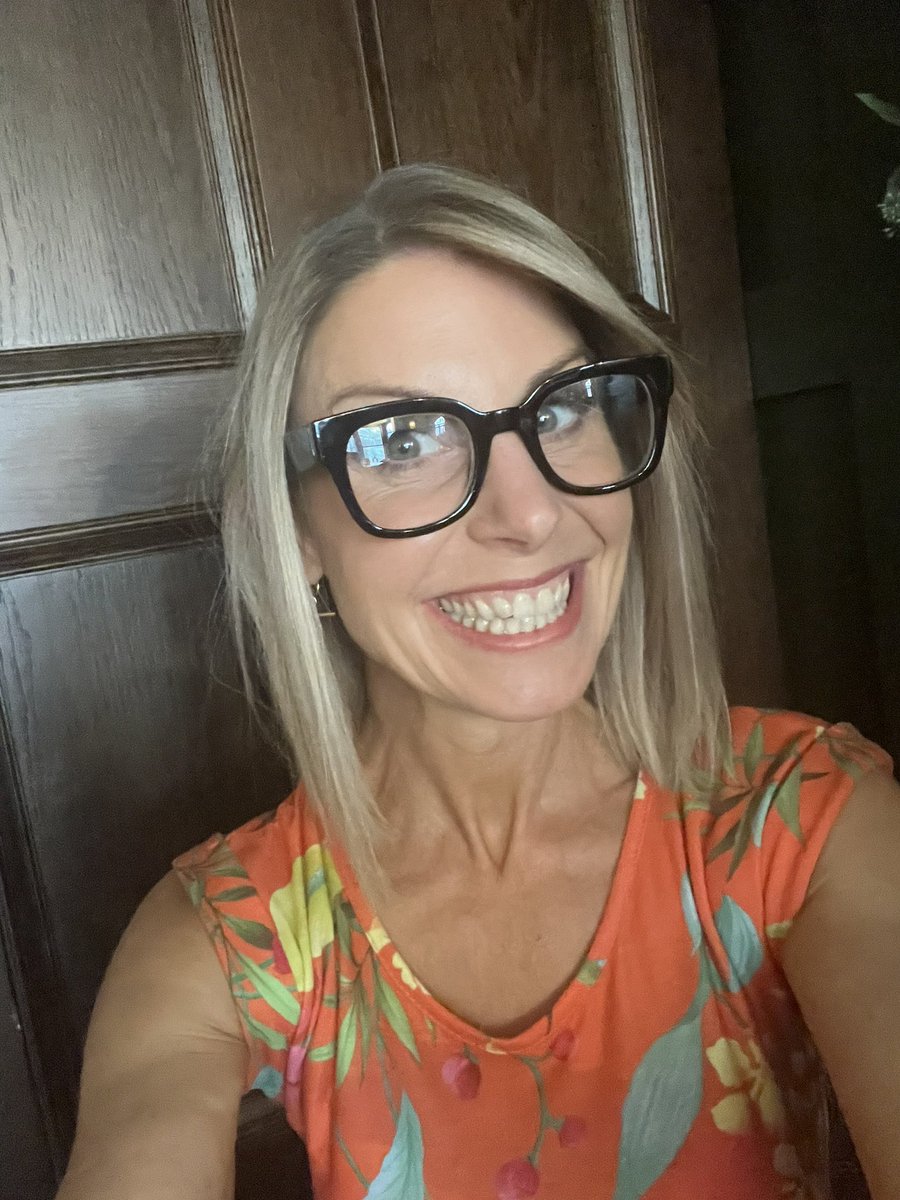 Chinook Crew Chick tweet media