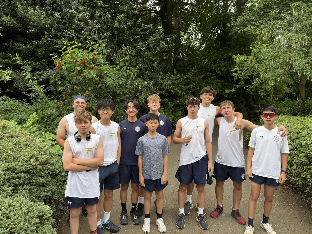 Lap 9 squad is off!! #UppinghamFircroft🟢🟡