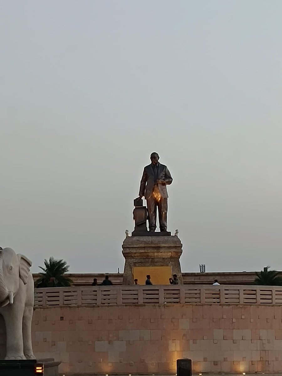 Jay Bhim ✊ 

#संविधान_निर्माता_बाबा_साहब 
#संविधान_निर्माता_बाबा_साहब