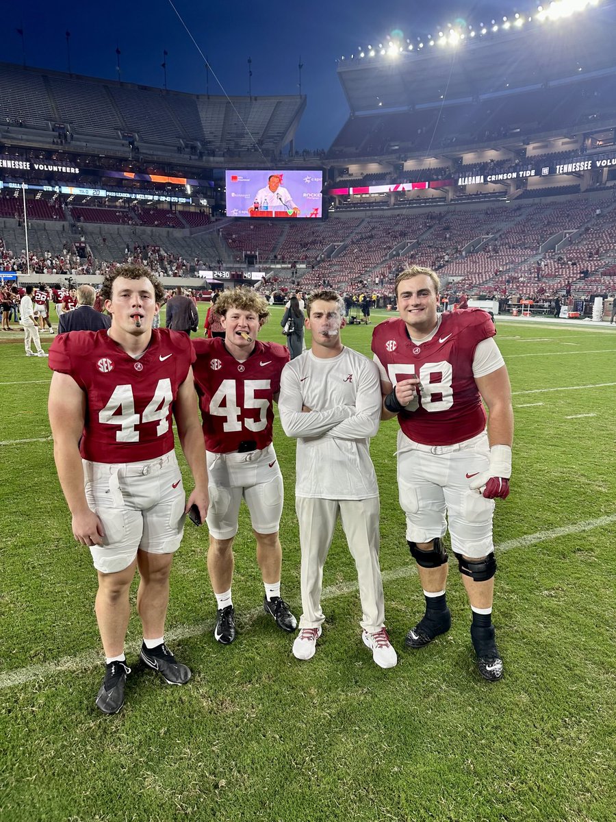 Great memory from a great game. 
Cant wait for the season to start. Roll Tide !!!! 
⁦<a href="/AlabamaFTBL/">Alabama Football</a>⁩ ⁦<a href="/CharlieSkehan3/">Charlie Skehan</a>⁩ ⁦<a href="/calebmcdougle13/">Caleb McDougle</a>⁩ ⁦<a href="/BolinBret/">Bret Bolin</a>⁩ ⁦<a href="/J_Brockermeyer/">James Brockermeyer</a>⁩