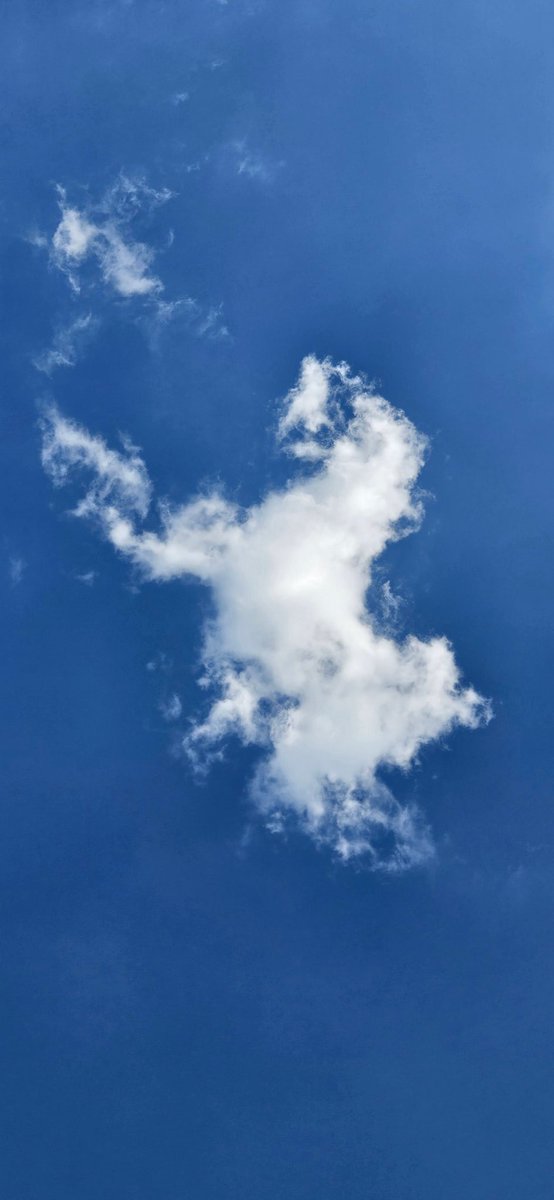 couderim74's tweet photo. @cathbertrand5 Quand le nuage se cabre !! https://t.co/9tcCzSKbM6