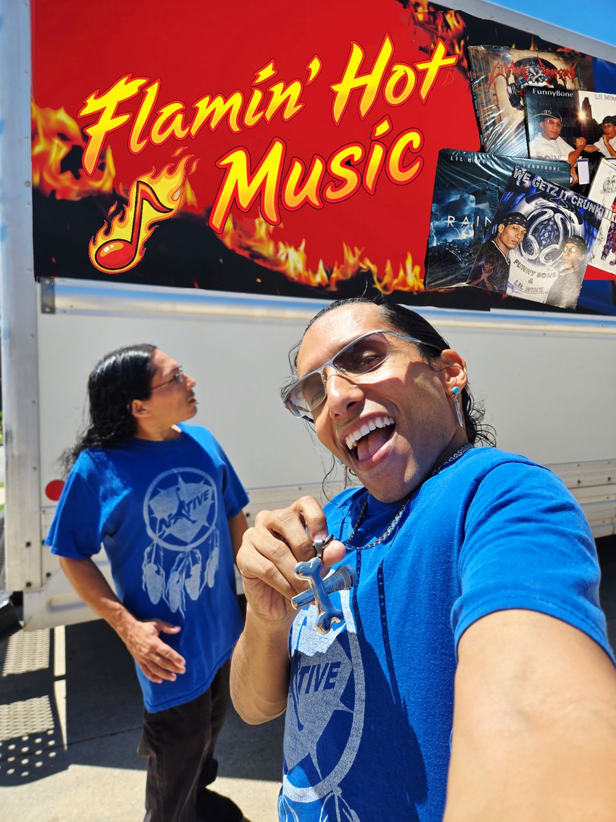 MikeBoneMusic's tweet image. LIL MIKE &amp;amp; FUNNY BONE
Now Streaming whenever you listen to music!

Show your support with a like &amp;amp; a repost.
#NewMusic #RezDogs #NowPlaying #CHH #NativeAmerican MikeBoneMedia.com/audio