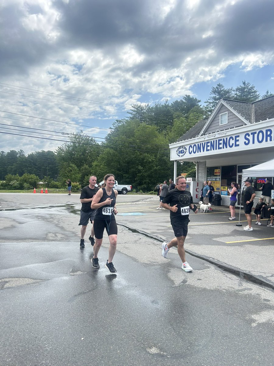 Governor Kelly Ayotte tweet media