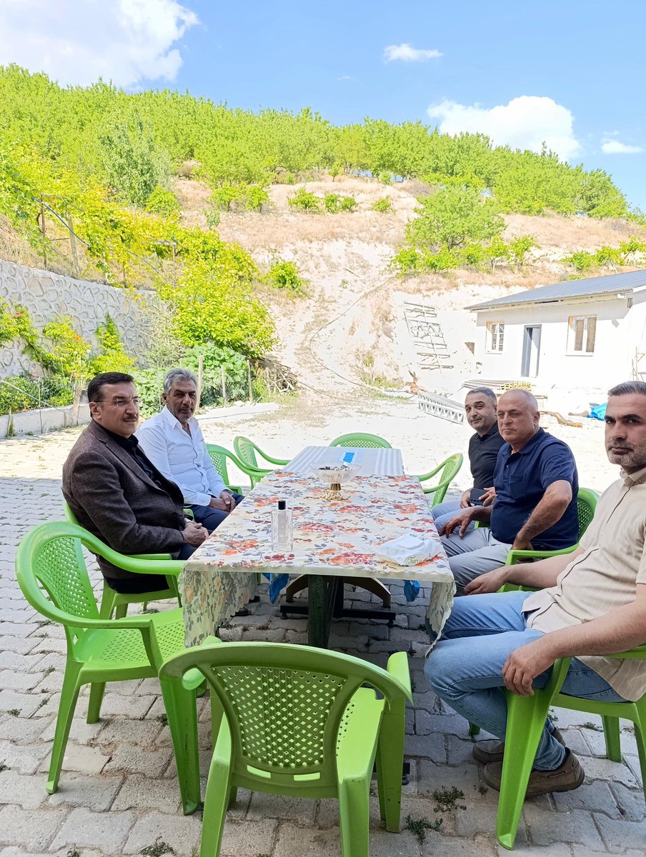 #Yeşilyurt İlçe Teşkilat Başkanımız Mehmet Büyükelçi ile birlikte #Gözene Mahalle Başkanımız Necati Aydoğan’ı kıymetli hanesinde ziyaret ettik.

Mahallemizin gündemini, hemşehrilerimizin taleplerini ve çözüm bekleyen konuları istişare ettik.

Misafirperverliğinden dolayı