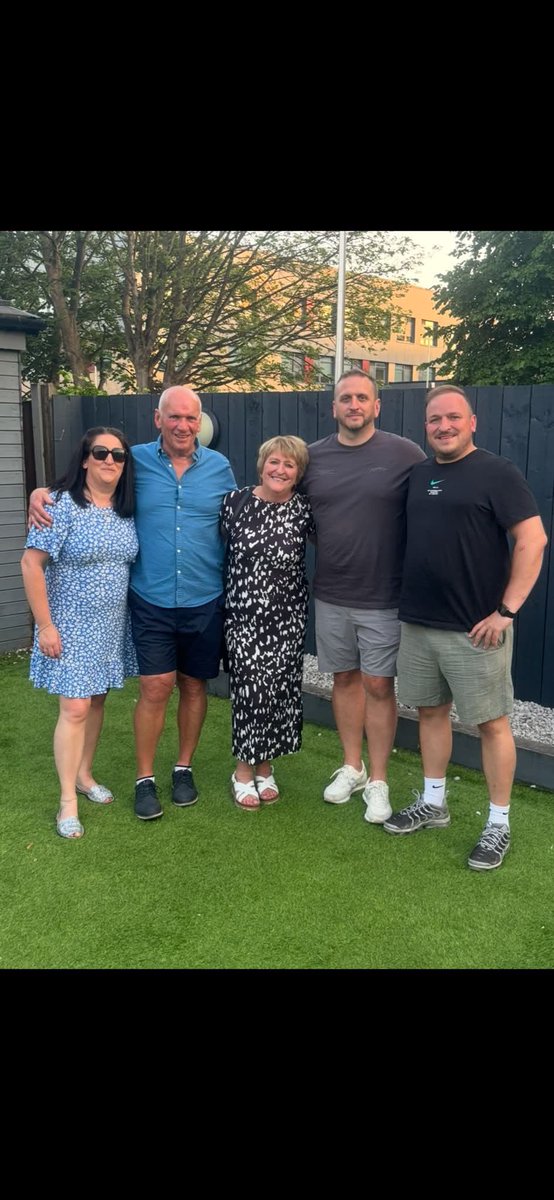 mpotts81's tweet image. 50th wedding anniversary for the old fella and old girl. Couldn't ask for better,especially as the big (and most sensible) brother to the other 2 cranks. 😍