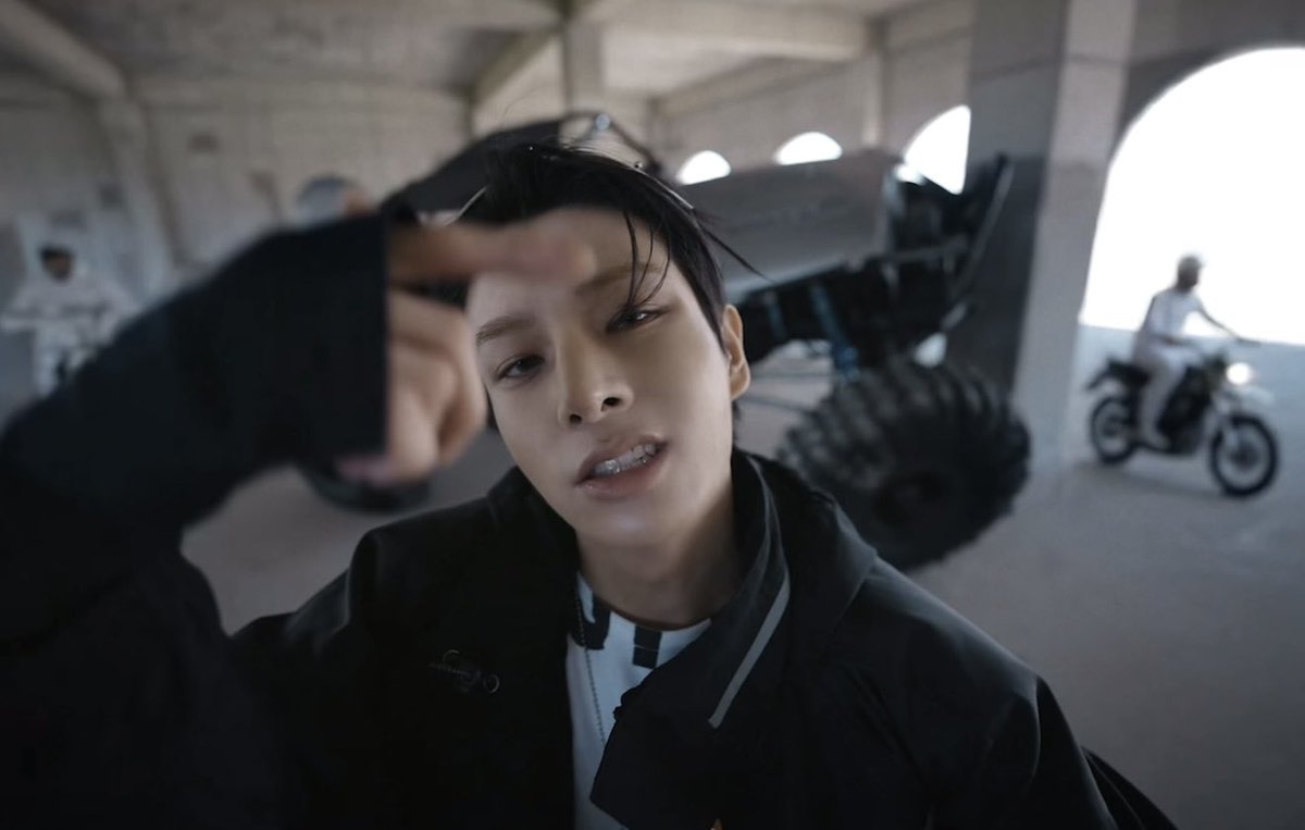 OUTSIDE #JAKE #제이크