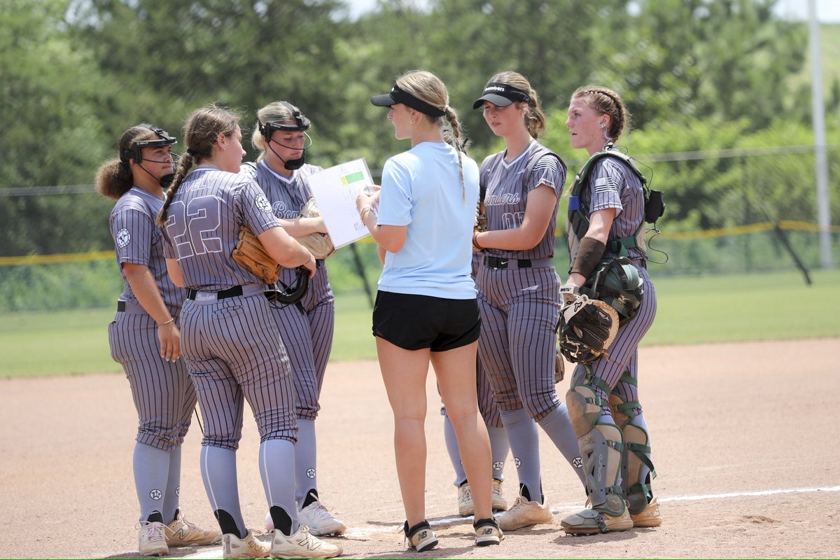 TNBombers18u's tweet photo. Scenic City was great! Thanks to all the college coaches in attendance watching the team! Went 3-3 on the weekend against some nationally ranked teams! https://t.co/fg18MR0KuZ