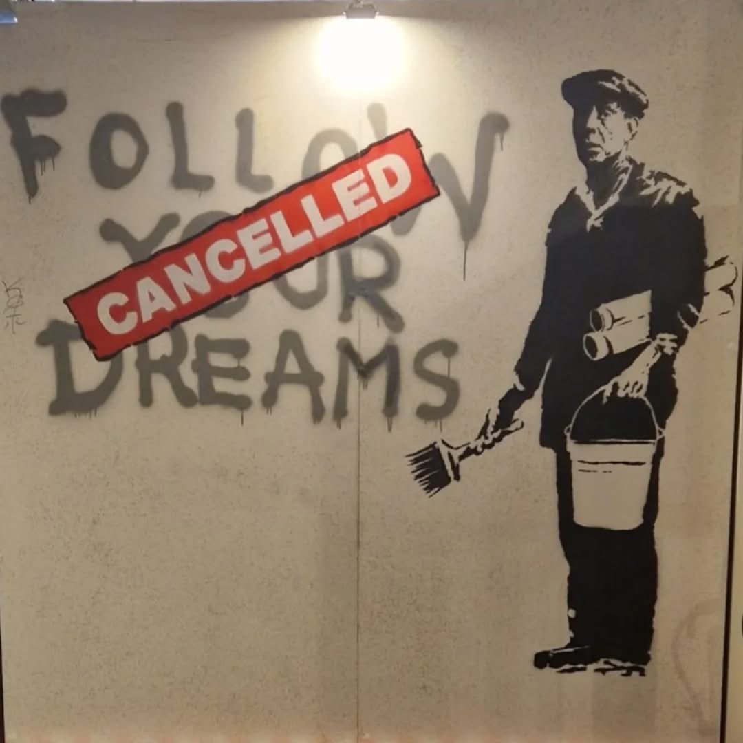 EGaona14's tweet image. #BuenosDías amigos 🙋🏻‍♀️💗

Para reflexionar 🤔 

No sé con qué armas se librará la Tercera Guerra Mundial, pero la Cuarta Guerra Mundial se librará con palos y piedras».

~ Albert Einstein 

#Banski