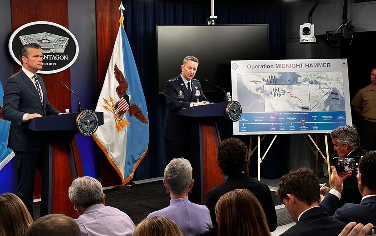 Pentagon detayları açıkladı: Aylarca planladık, İran'ın nükleer programı yok edildi

🔴ABD Savunma Bakanı Pete Hegseth ile ABD Genelkurmay Başkanı Dan Caine, İran'daki üç nükleer tesise düzenlenen saldırılardan sonra basın toplantısı düzenledi.

nupel.tv/pentagon-detay…