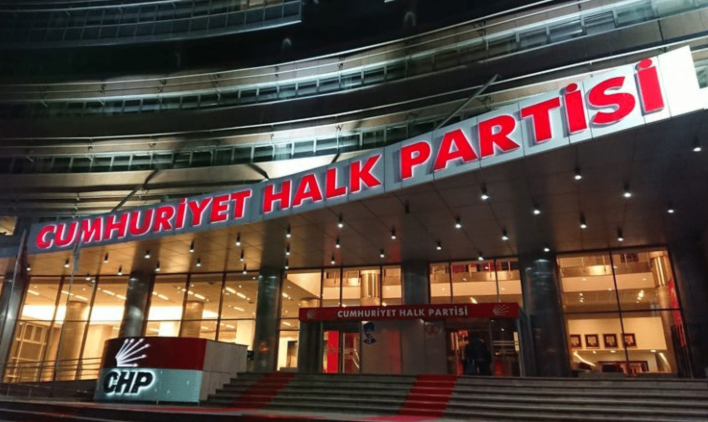 CHP İl Başkanları: Öncelikli Plan 'Mutlak Direniş'

🔴CHP il başkanları, mutlak butlan ve kayyım kararını tanımayacaklarını, buna karşı "mutlak direniş" sergileyeceklerini açıkladı...

nupel.tv/chp-il-baskanl…