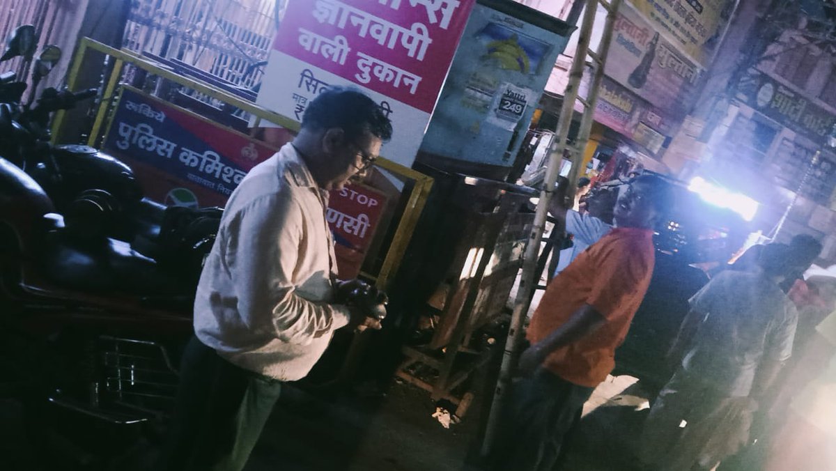 PUVVNL Varanasi (@puvvnlvaranasi) on Twitter photo #Maintenance
#рд▓рдХреНрд╖реНрдп_24X7_рдЙрдкрднреЛрдХреНрддрд╛_рд╕реЗрд╡рд╛
рди.рд╡рд┐.рд╡рд┐.рдЦрдгреНрдбтАУрднреЗрд▓реВрдкреБрд░ рд╡рд╛рд░рд╛рдгрд╕реА рдХреЗ рдЧреЛрджреМрд▓рд┐рдпрд╛ рдЙрдкрдХреЗрдВрджреНрд░ рдХреЗ рдЕрдВрддрд░реНрдЧрдд рдХрд╛рд░реНрдорд┐рдХреЛрдВ рджреНрд╡рд╛рд░рд╛ 11 рдХреЗрд╡реА рдкрд┐рди рдЗрдВрд╕реБрд▓реЗрдЯрд░ рдХреЛ рдмрджрд▓рдиреЗ, рдлреНрдпреВрдЬ рд░рд┐рдкреЗрдпрд░ рдПрд╡рдВ рдврд╝реАрд▓реЗ рдХреЗрдмрд▓ рдХреЛ рдЯрд╛рдИрдЯ рдХрд░ рд╡рд┐рджреНрдпреБрддрдЖрдкреВрд░реНрддрд┐ рд╕рд╛рдорд╛рдиреНрдп рдХрд┐рдпрд╛ред
<a href="/UPPCLLKO/">UPPCL</a> <a href="/PuVVNLHQ/">Purvanchal Vidyut Vitaran Nigam Limited</a> <a href="/aksharmaBharat/">A K Sharma</a>
<a href="/mduppcl/">MDUPPCL</a> <a href="/ChairmanUppcl/">Chairman Uppcl</a> #Maintenance
#рд▓рдХреНрд╖реНрдп_24X7_рдЙрдкрднреЛрдХреНрддрд╛_рд╕реЗрд╡рд╛
рди.рд╡рд┐.рд╡рд┐.рдЦрдгреНрдбтАУрднреЗрд▓реВрдкреБрд░ рд╡рд╛рд░рд╛рдгрд╕реА рдХреЗ рдЧреЛрджреМрд▓рд┐рдпрд╛ рдЙрдкрдХреЗрдВрджреНрд░ рдХреЗ рдЕрдВрддрд░реНрдЧрдд рдХрд╛рд░реНрдорд┐рдХреЛрдВ рджреНрд╡рд╛рд░рд╛ 11 рдХреЗрд╡реА рдкрд┐рди рдЗрдВрд╕реБрд▓реЗрдЯрд░ рдХреЛ рдмрджрд▓рдиреЗ, рдлреНрдпреВрдЬ рд░рд┐рдкреЗрдпрд░ рдПрд╡рдВ рдврд╝реАрд▓реЗ рдХреЗрдмрд▓ рдХреЛ рдЯрд╛рдИрдЯ рдХрд░ рд╡рд┐рджреНрдпреБрддрдЖрдкреВрд░реНрддрд┐ рд╕рд╛рдорд╛рдиреНрдп рдХрд┐рдпрд╛ред
<a href="/UPPCLLKO/">UPPCL</a> <a href="/PuVVNLHQ/">Purvanchal Vidyut Vitaran Nigam Limited</a> <a href="/aksharmaBharat/">A K Sharma</a>
<a href="/mduppcl/">MDUPPCL</a> <a href="/ChairmanUppcl/">Chairman Uppcl</a>
