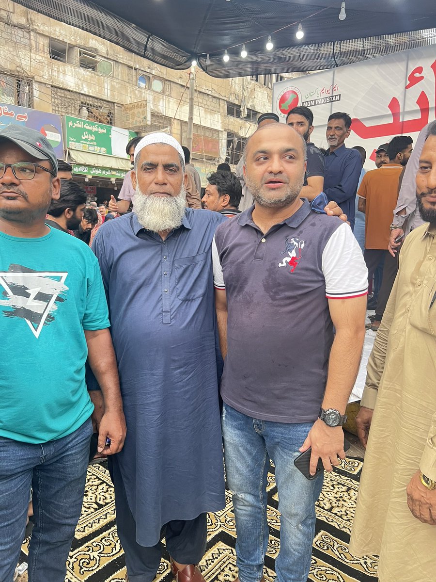 MustafaAmin1357's tweet photo. لیاقت آباد ٹاؤن ممبر علی عدیل نقوی بھائی کی دعائیہ تقریب میں شرکت کی۔
اس موقع پر وفاقی وزیر صحت مصطفی کمال ،سینئر مرکزی رۂنما انیس قائمخانی انچارج سی او سی فرقان اطیب، اراکین اسمبلی اور بڑی تعداد میں کارکنان اور علاقہ مکین موجود۔ https://t.co/fGVs7jwXE0