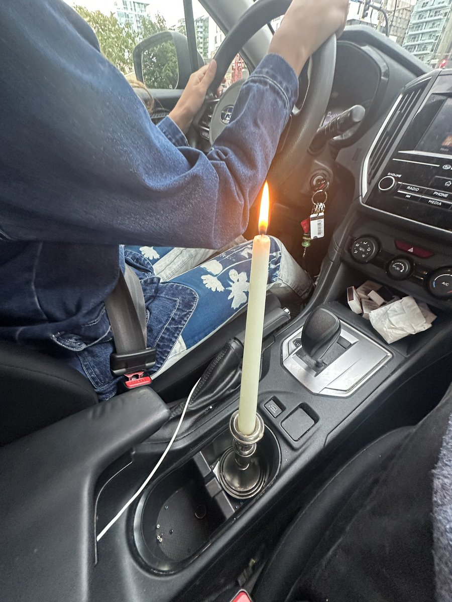boyinthebadland's tweet photo. Candle lit car ride date https://t.co/NUEl2IE02z