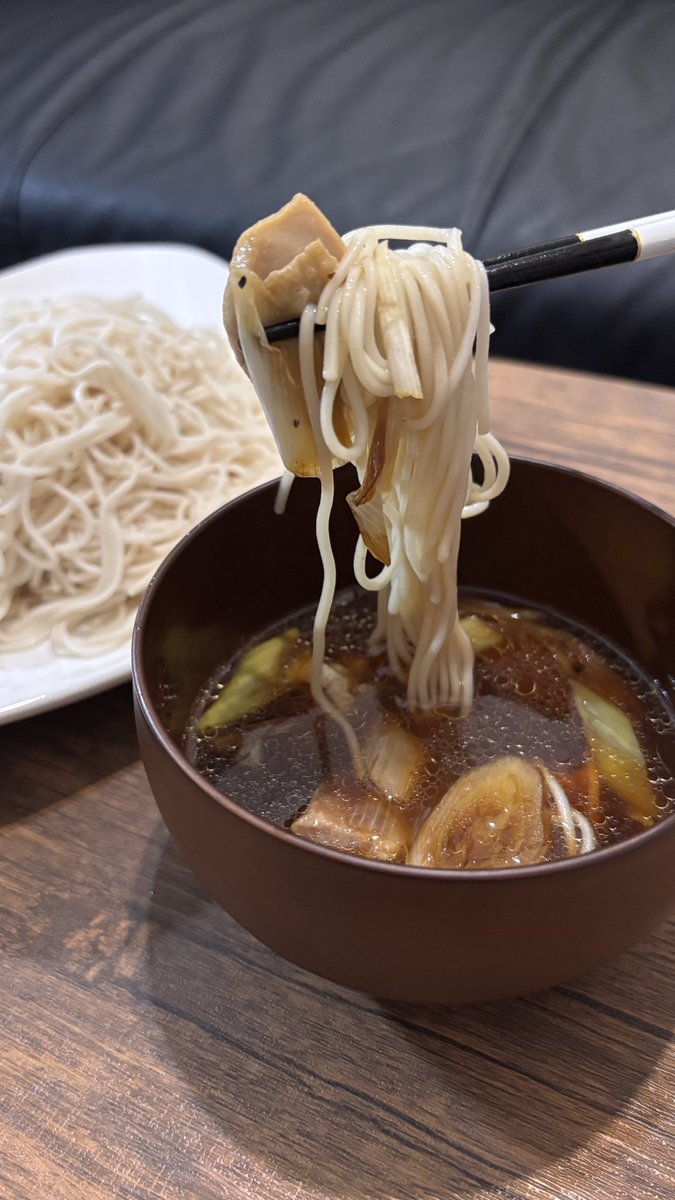 dabuskitchen's tweet photo. 貰い物のざるそばをつけそばアレンジ✨ https://t.co/etfkma1rWz