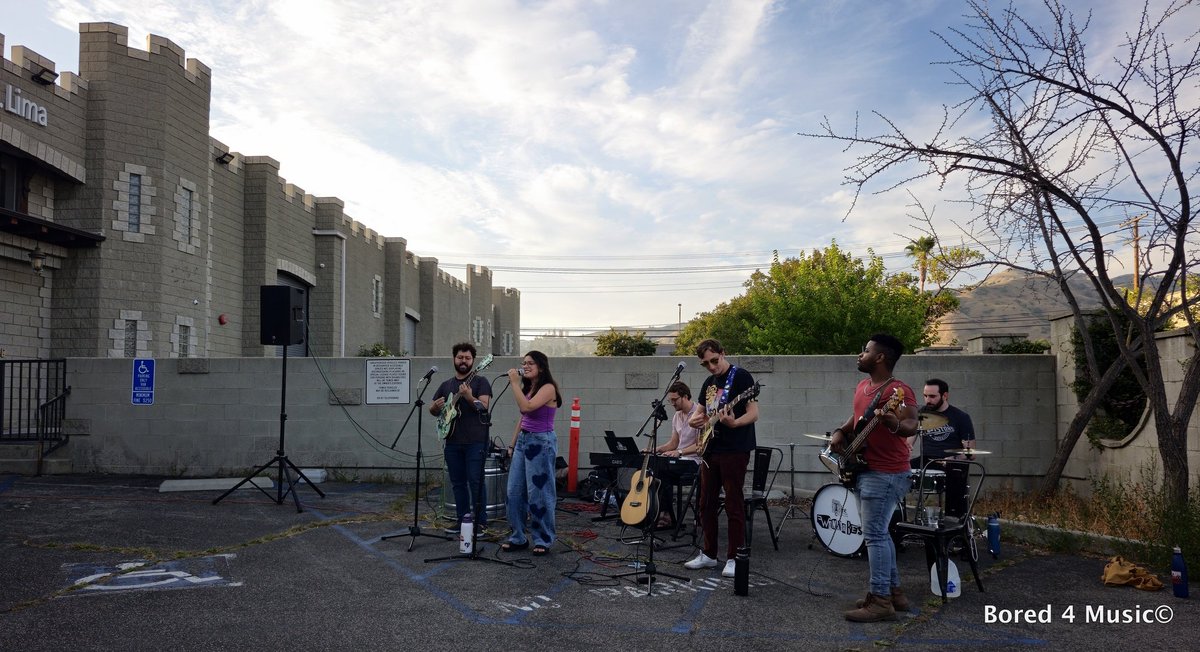 [new post] The Wannabes at #lincolnbeercompany (06/14/25) with special s/o to #edboysla! 

Link:
thatbuzzingsound.com/2025/06/showca…

#thewannabes #concertphotography #travelblog #SoCalAdventures #socaljournal #burbankca #musicblog #musicjournal #bloggin #supportnewmusic #foodtruckfood