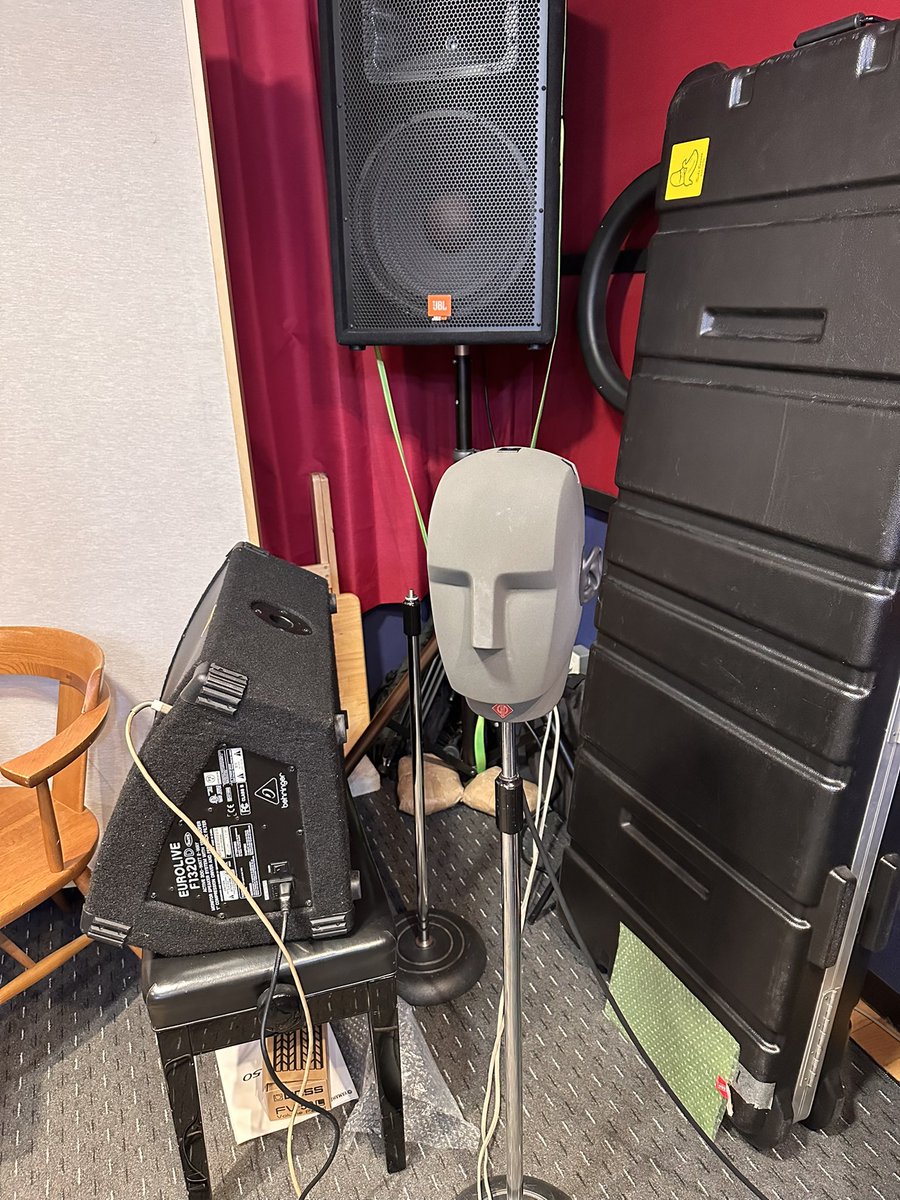 ども、MasSawadaです。
ジャズボサバンドのリハでした。
リハの状況記録録音はKU 100が大活躍です。

 #ジャズバンド
 #リハーサル
 #KU100