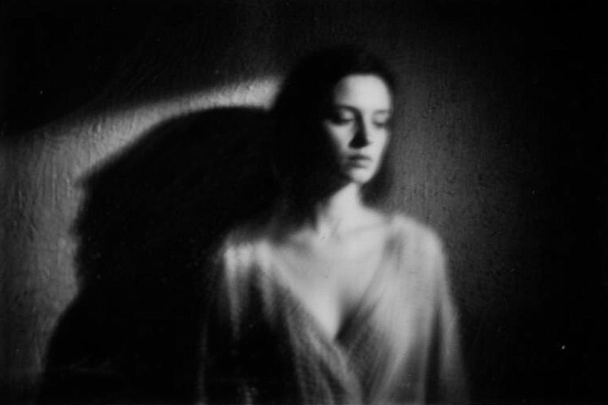 GA 🩶

Soft Focus /Dedicate to Julia .  
15 tez. 
Zennit A11 / Helios 44 mm.

After Julia Margaret Cameron was given her first camera as a gift in 1863, she took many photographs using a technique we call soft focus in portraiture, so i took too .

objkt.com/tokens/KT1WwJR…