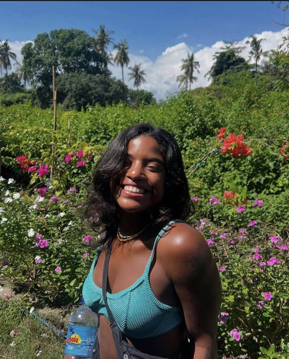 Juliana, de Niterói, está sem resgate há mais de 38 horas após acidente numa trilha do vulcão Rinjani, na Indonésia. A família relata falta de informações e dificuldades nas buscas. Que as autoridades intensifiquem os esforços para retira-la dessa situação. Por favor, vamos