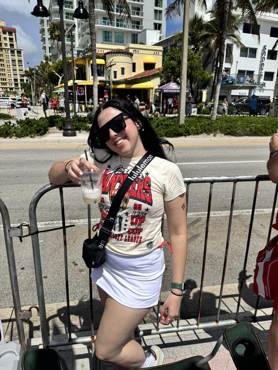 rachelb1219's tweet photo. yay parade! https://t.co/PoGvdMP5Kn