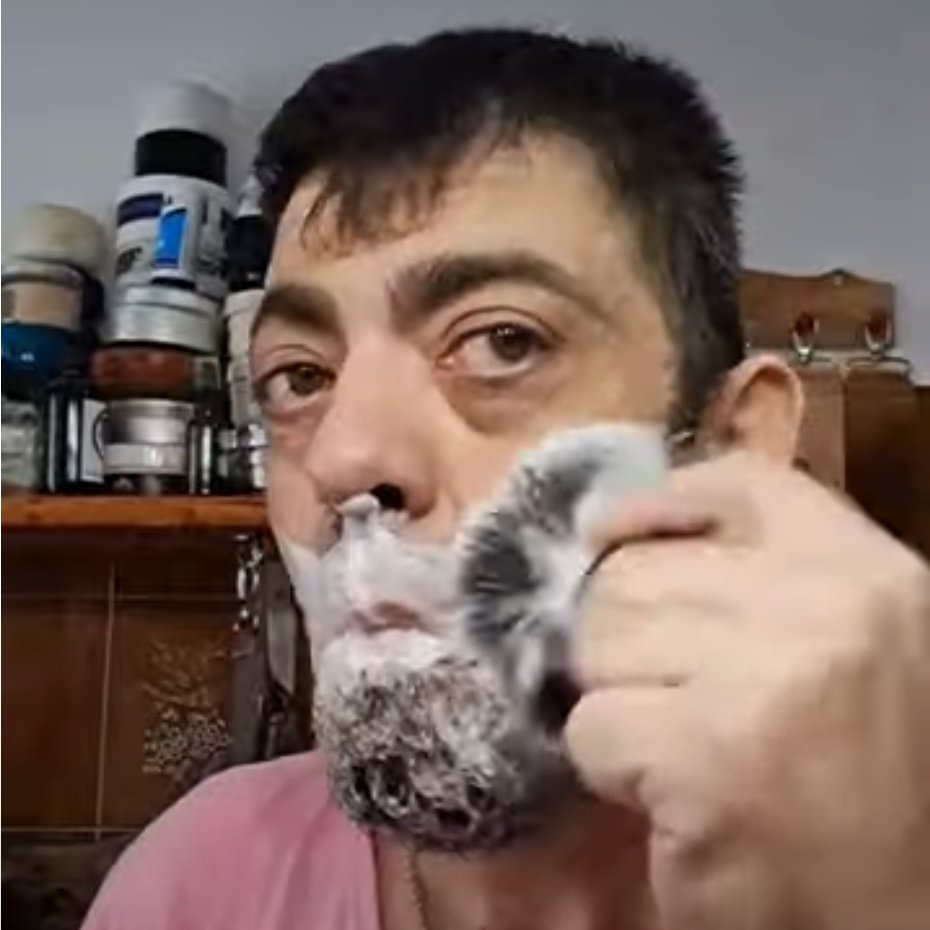 ilRasoiocom's tweet photo. 📷📷 Nuovo #WetshavingArt Video Alert! 📷📷Guarda come la tecnica di Giuli82! Poi prendi il tuo rasoio e la tua telecamera 📷è il tuo momento! Condividi il tuo stile con [#ChallengeRasatura]. Diventa tu l'ispirazione!   #RasaturaPerfetta#ilRasoio.com  
https://t.co/GOwuntqsTQ https://t.co/c9cMFrzcet