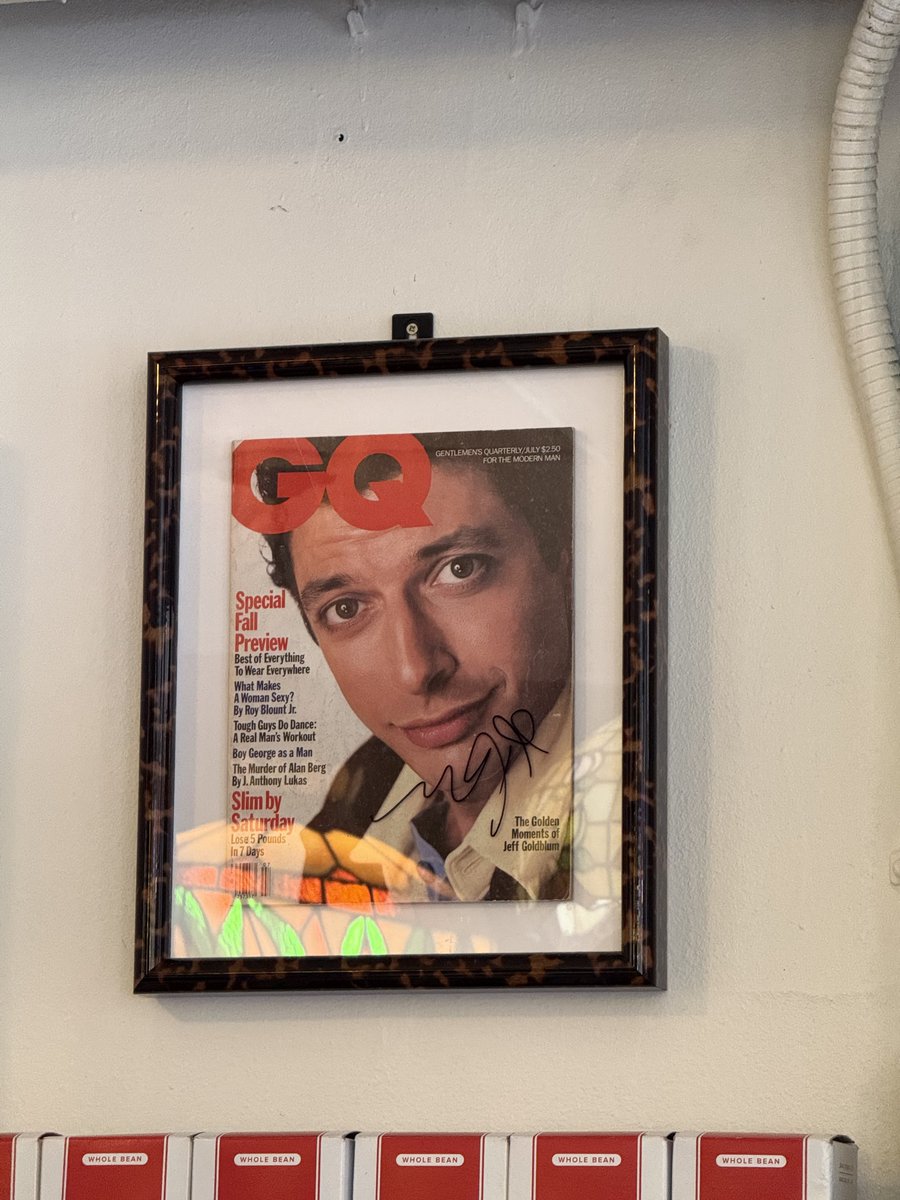 Walked into this random sandwich shop and guess who we saw! <a href="/realJGoldblum/">Jeff Goldblum</a>