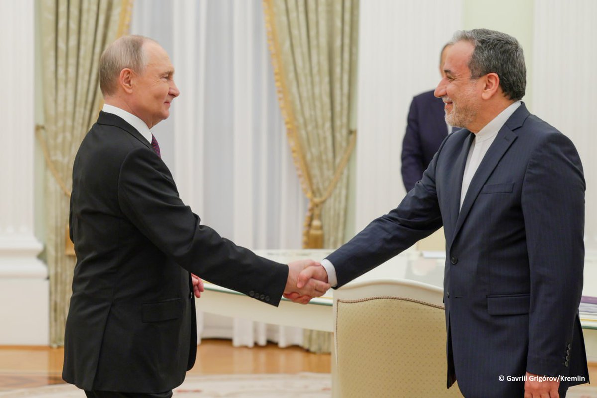 खतरनाक! क्या होगा #Israel #Iran की जंग का? 

ईरानी विदेश मंत्री और रूसी राष्ट्रपति पुतिन की मुलाकात हो चुकी है।  
ये युद्ध अब और बढ़ेगा या रुकेगा? 
#IranIsraelConflict #IsraeliranWar #VladimirPutin #BenjaminNetanyahu