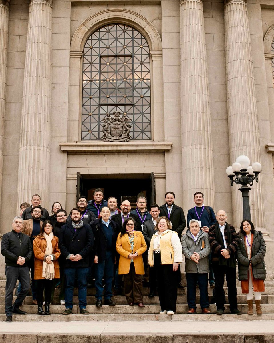 Comitiva regional participó en Encuentro Nacional de Gobiernos Locales organizada por <a href="/ciudadaniacl/">Ciudadanía Cultural</a>.Asistieron seremi <a href="/culturaslosrios/">Culturas Los Ríos</a> Oscar Mendoza, alcaldes de Corral Claudio González y de Futrono Fernando Flández, sus encargados municipales de Cultura y de La Unión y Los Lagos