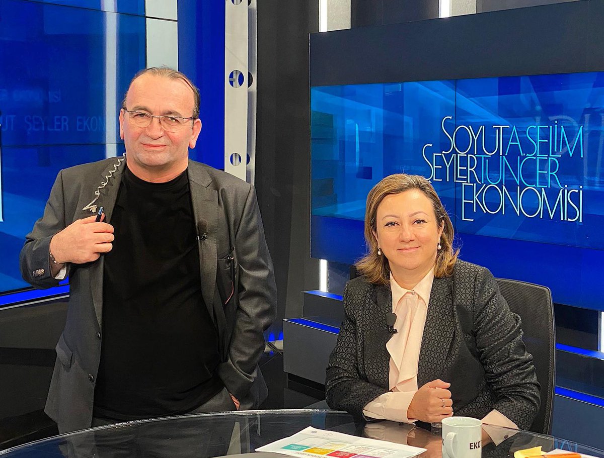 Özgül ÖZKAN YAVUZ (@ozgulozkanyavuz) on Twitter photo Kıymetli Selim Tuncer’i kaybettiğimizi üzülerek öğrendim.
İletişim dünyamızın en donanımlı kişilerindendi; kültür endüstrileri ve sanat alanında önemli çalışmaları bulunan güzel bir insandı…
Merhuma Allah'tan rahmet, yakınlarına başsağlığı diliyorum.
<a href="/selimtuncer/">A. Selim Tuncer</a> Kıymetli Selim Tuncer’i kaybettiğimizi üzülerek öğrendim.
İletişim dünyamızın en donanımlı kişilerindendi; kültür endüstrileri ve sanat alanında önemli çalışmaları bulunan güzel bir insandı…
Merhuma Allah'tan rahmet, yakınlarına başsağlığı diliyorum.
<a href="/selimtuncer/">A. Selim Tuncer</a>