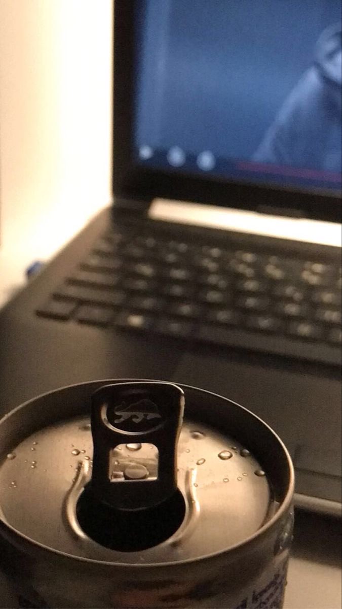 *الله يصبر قلبٍ تاه بين عزة النفس والشوق!*