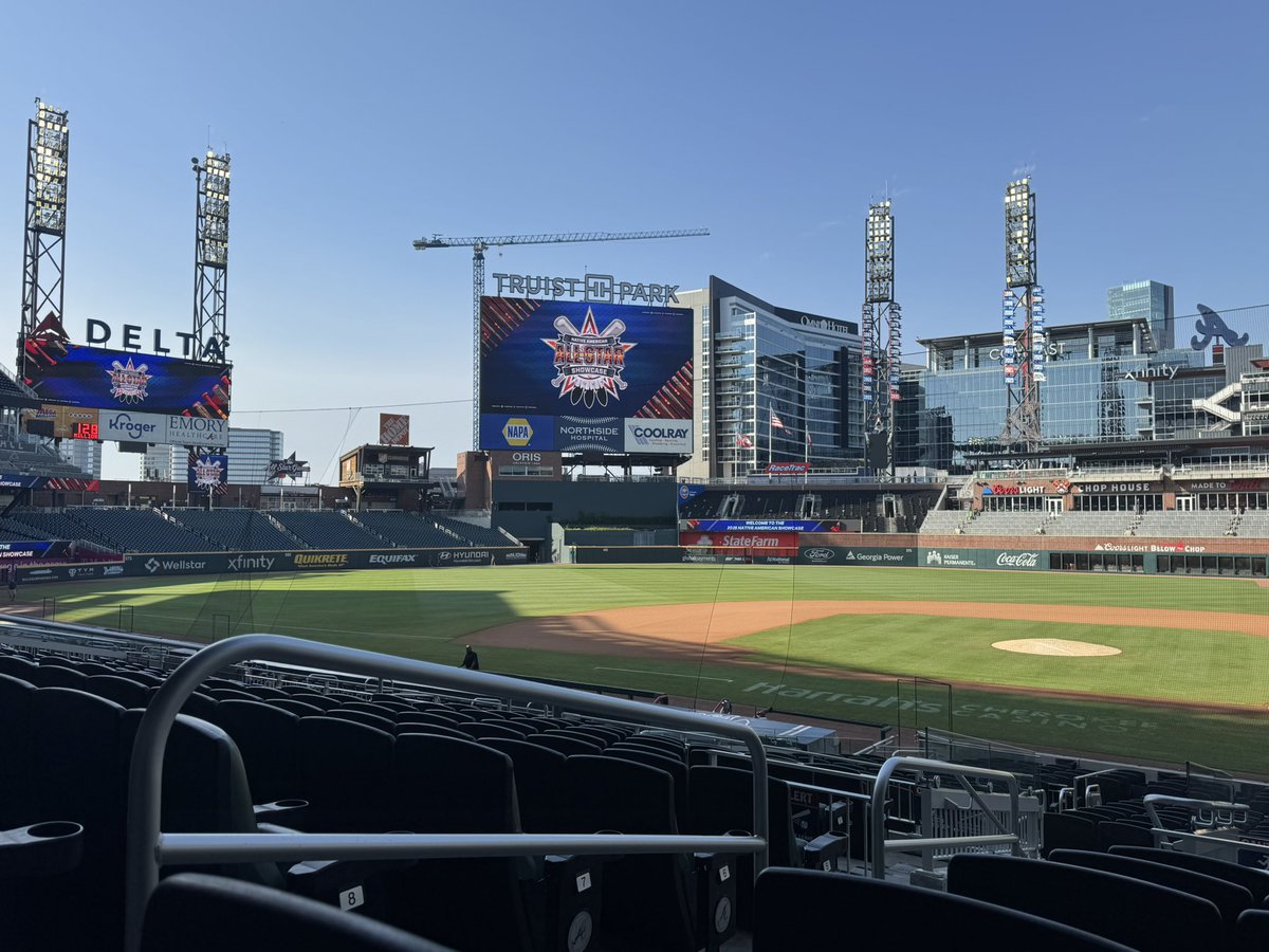 Trell9998's tweet photo. My kid out here at @Braves stadium for the Native American Showcase. Such an awesome opportunity. #bravescountry #nativeamericnshowcase #atlantabraves https://t.co/y009a6SO0C