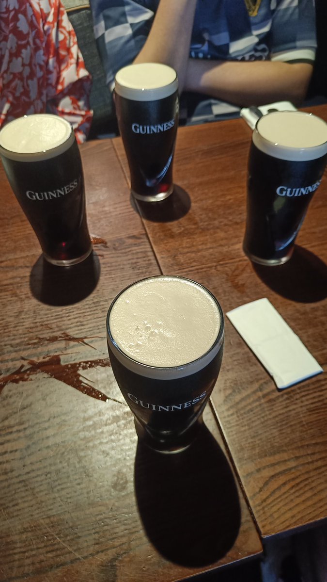 LuisMelville's tweet image. Went with the 3-1 Guinness system but 4-0 was also an option.... #futsal #adaptable 👍🏼