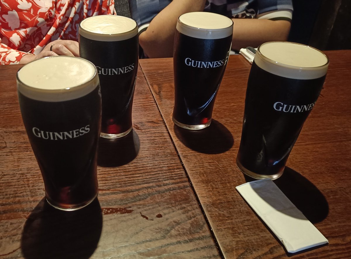 LuisMelville's tweet image. Went with the 3-1 Guinness system but 4-0 was also an option.... #futsal #adaptable 👍🏼