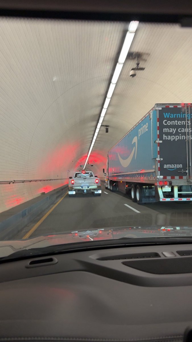 This damn tunnel! Takes forever 💗🎶🤘🏻