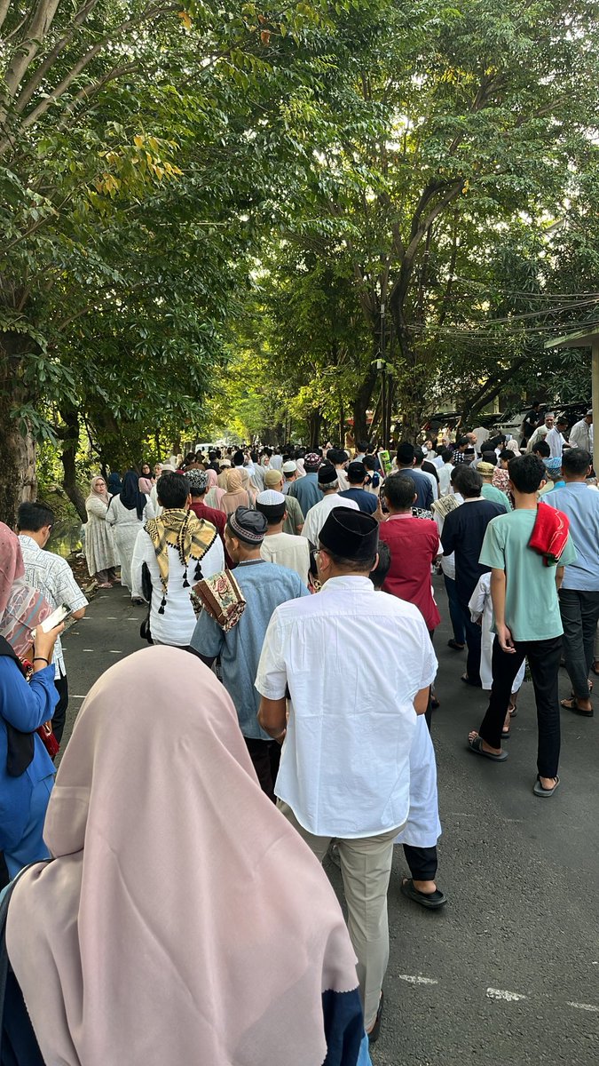 vitotatola's tweet photo. Hari jadi jakarta ke 498 dengan segala asam basa garamnya, semoga maju kotanya, bahagia warganya #doaku https://t.co/zoOlNJihu1