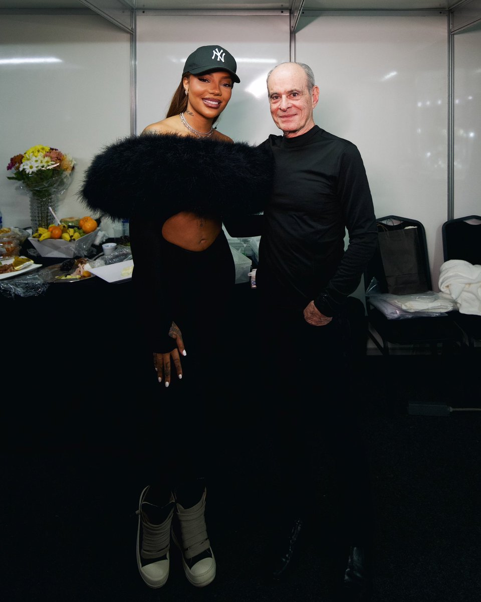 Ludmilla's tweet photo. Lenda viva 🫶🏾 https://t.co/5uE48QrQrc