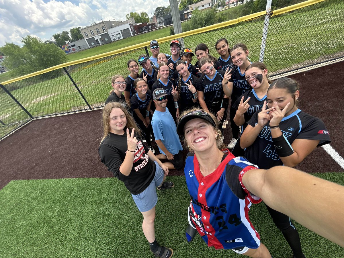 Rebecca Luttrell tweet media