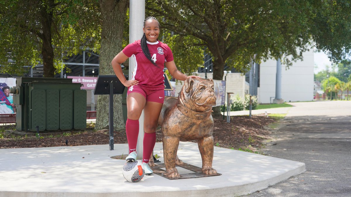 KhloeSRob's tweet image. I am so excited to announce that I will be continuing my academic career and verbally committing to play D1 soccer at South Carolina State. Can’t wait to put in the work! ❤️+1 Go Dogs! 🐶 @ARichardsonSC @SCSTATE1896 @SCStateWSOC