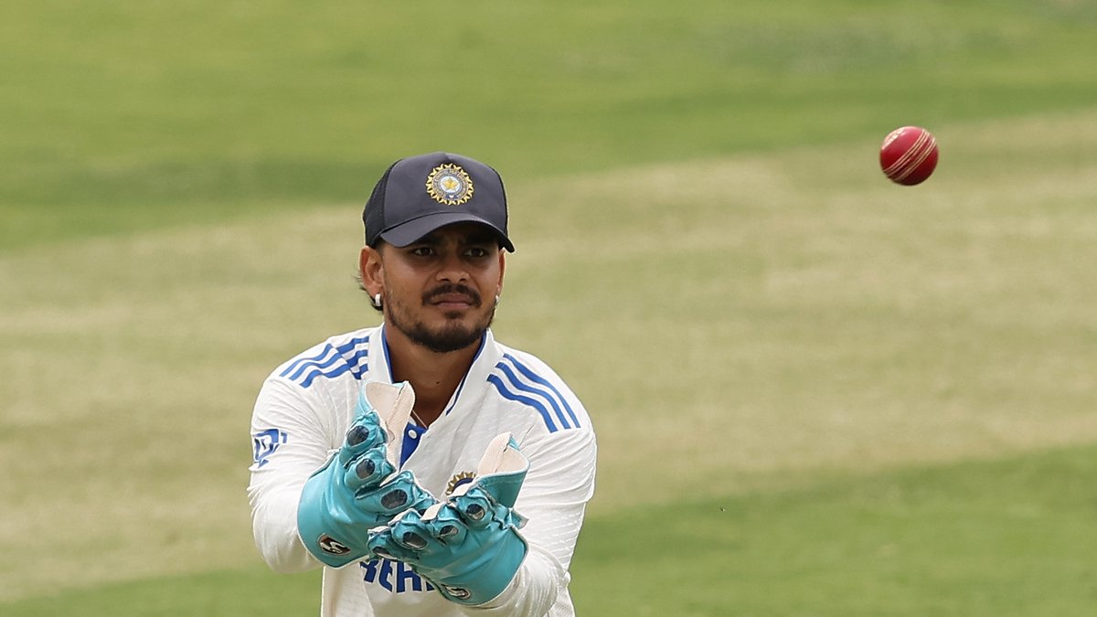 Ishan Kishan is at the crease for Nottinghamshire

Click to watch him bat live: ecb.co.uk/county-champio…