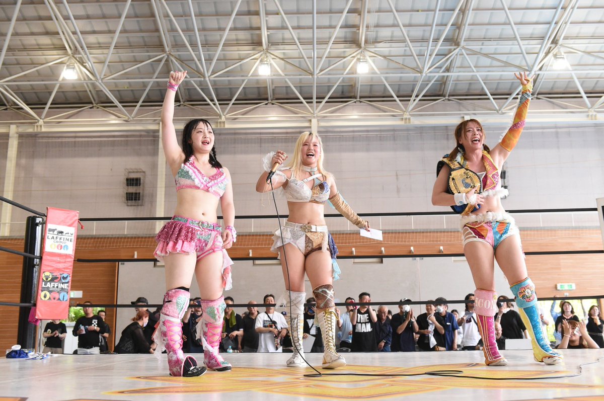 ６月２２日 エアコン無し

南相馬大会ありがとうございました♪
いやー、見てる方も暑かったよね💦
試合でもっと熱気ムンムンになったね🤤

地方で試合出来て、
この暖かさいいよね！！幸福感！！

また来るからまた来てね^ ^