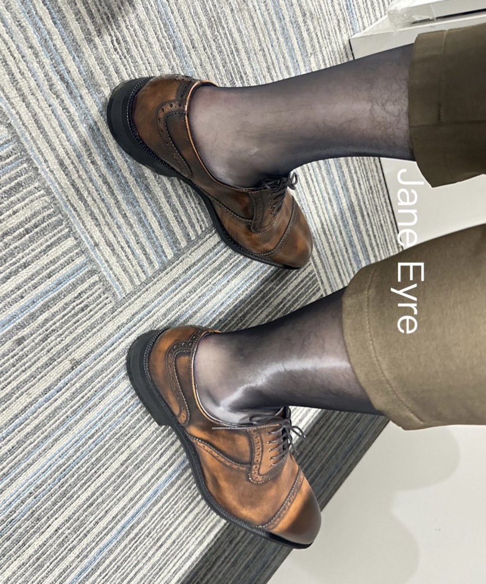 性感的丽格皮鞋配油亮裤袜性张力爆棚