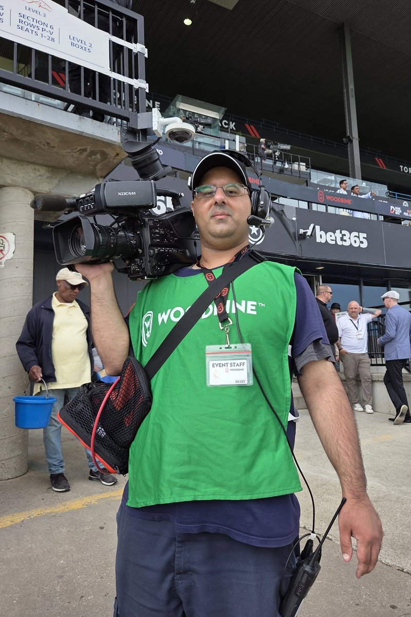 SuchateMadahar's tweet photo. Pleasure to come back to Woodbine Racetrack to cover the Greenwood Stakes Event on Sportsnet with Dome Productions. Fun day of fashion and racing for the broadcast. @WoodbineTB @Sportsnet @DomeProductions #CameraOp #CameraOperator #TV #Broadcast #Television #LiveTV #Sportsnet https://t.co/uGqAQ5iveK