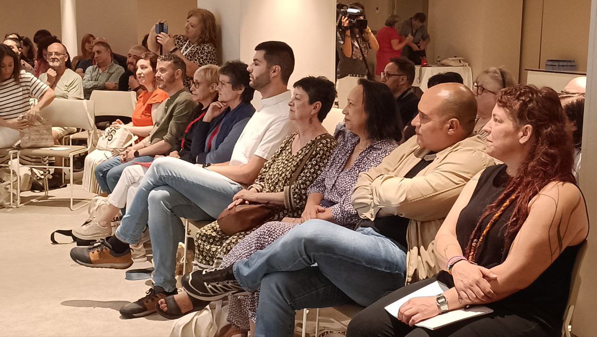 Ezker Anitza-IU🔻 (@ezkeranitzaiu) on Twitter photo Tras semanas de debates, propuestas y votaciones cerramos la XI Asamblea. Se ha elegido a la nueva Coordinadora de Euskadi y <a href="/arantzagg/">Arantza González 🔻</a> es desde hoy nuestra coordinadora general.
Contamos con la confianza y el compromiso de toda la organización para trabajar por el bien común. Tras semanas de debates, propuestas y votaciones cerramos la XI Asamblea. Se ha elegido a la nueva Coordinadora de Euskadi y <a href="/arantzagg/">Arantza González 🔻</a> es desde hoy nuestra coordinadora general.
Contamos con la confianza y el compromiso de toda la organización para trabajar por el bien común.