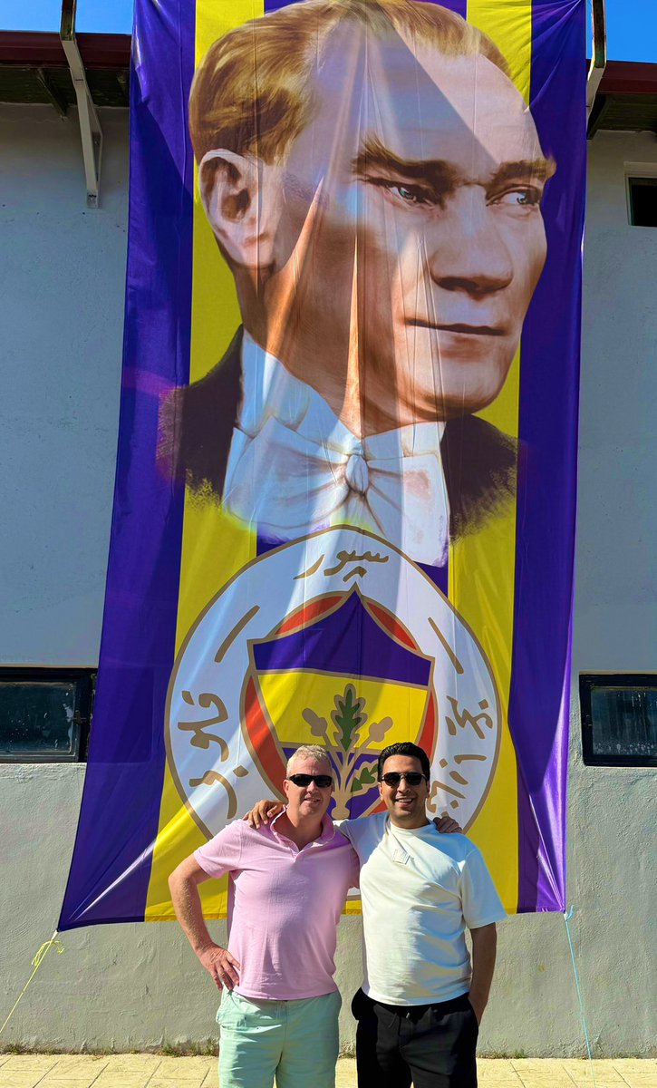 Sevgili dostlarımız Micheal ve Ellmarie İrlanda’dan ziyaretimize geldiler. Haramızda çok keyifli bir pazar günü geçirdik beraber. En güzeli de onlara Atatürk’ü ve Fenerbahçe’yi anlatmaktı… 

<a href="/YigitStud/">YIGIT Stud</a> 🍀🧿