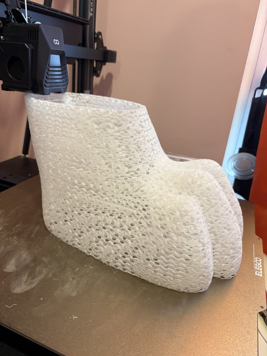westscustom's tweet image. My first TPU digi footpaw prototype is halfway done printing!