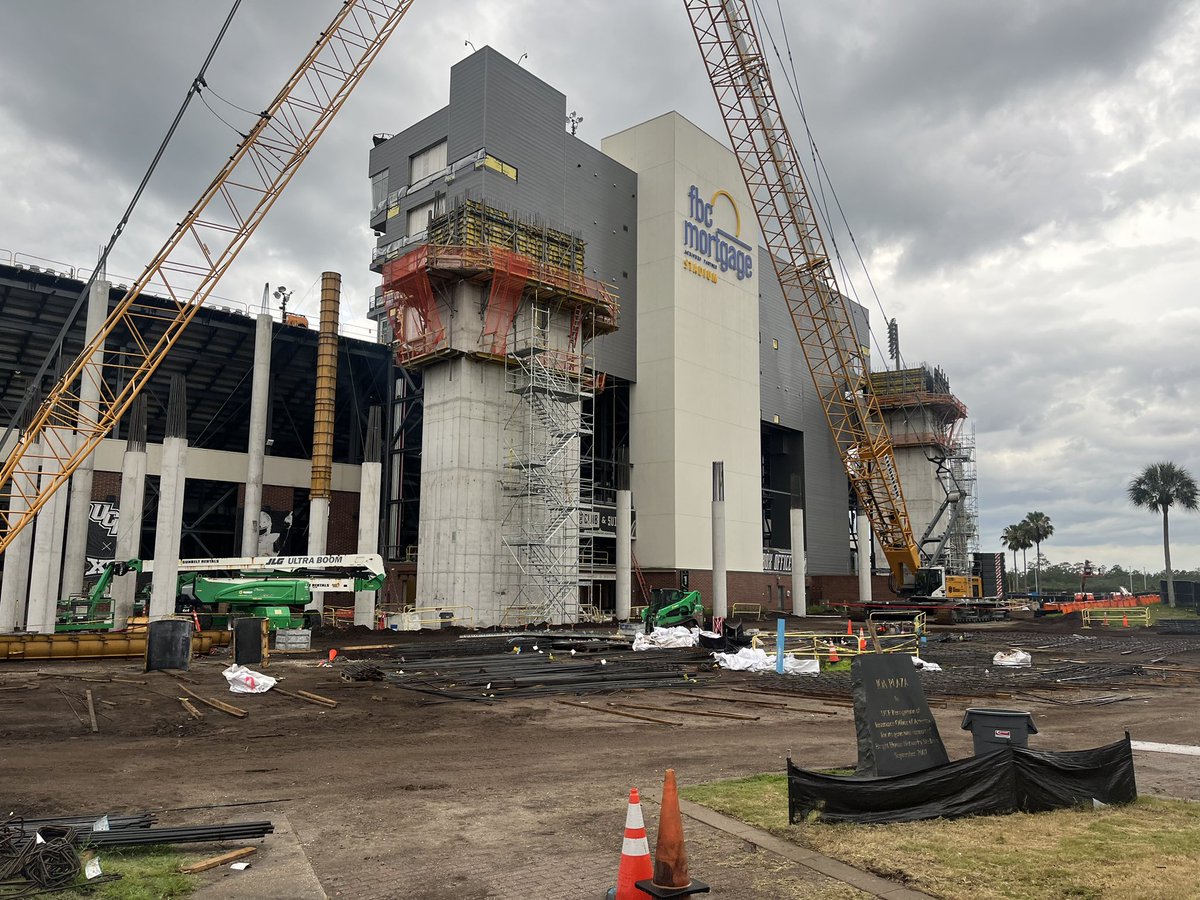 KnightedNate's tweet image. New video out: What’s UCF’s next project?
Talking 2025-35 documents, Terry Mohajir’s plans, wish list
Highlights: New Soccer stadium. Working with company who made the best collegiate soccer stadium. Moving the track. Tennis Center. More housing+parking
youtu.be/mDxi26FPkBc?si…