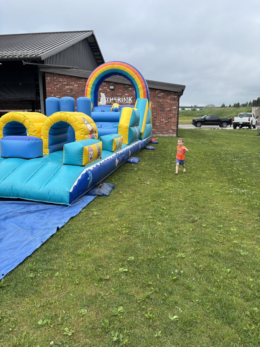 Le festival de la St-Jean se déroule aujourd'hui au Machine Shop. Venez célébrer!

Come celebrate St-Jean Baptiste Day today at the Machine Shop!

#sault #thesoo