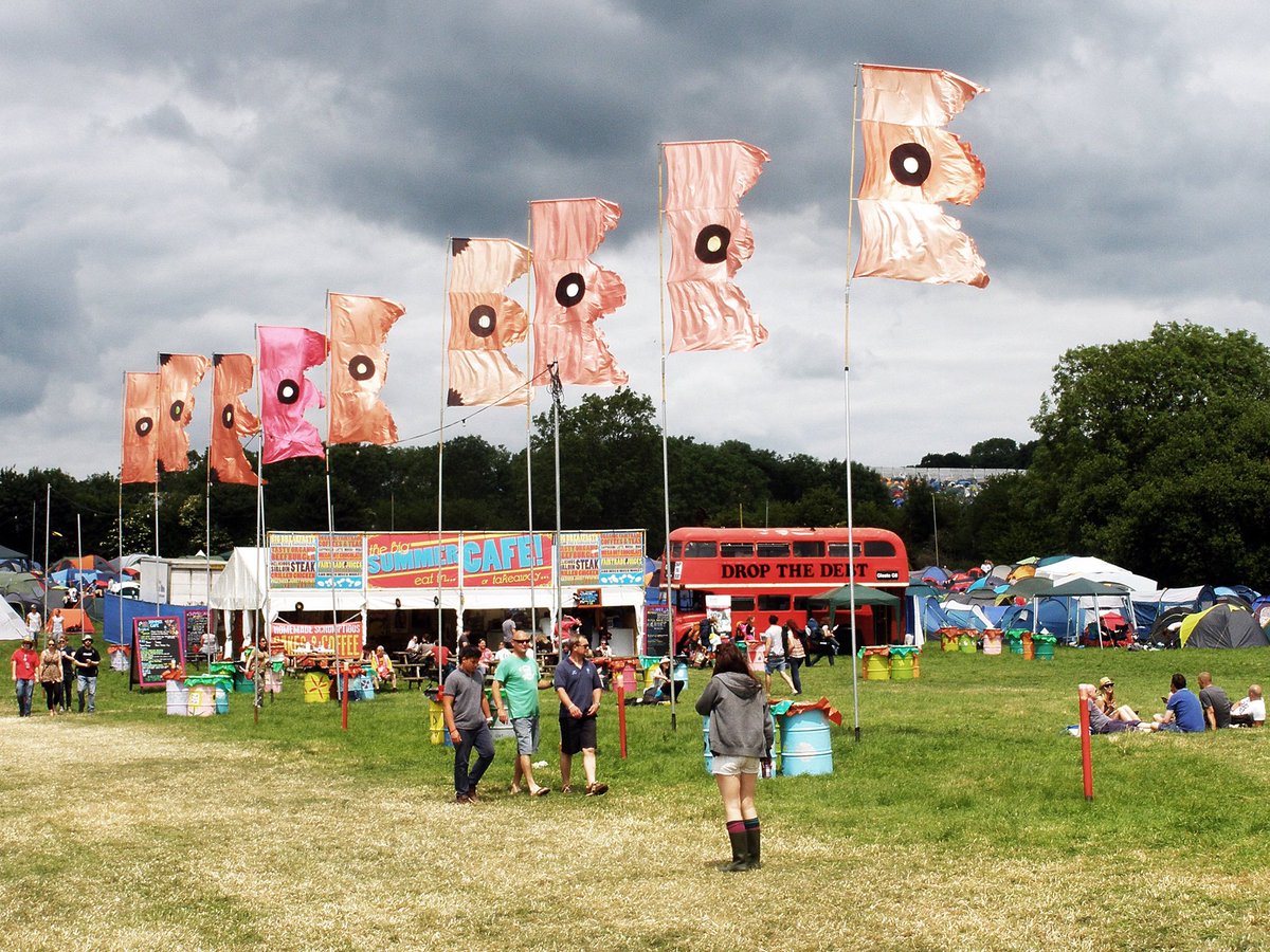 Sam_aka_SJ's tweet photo. Serious proper grown-up stuff of the last few days finally put to bed … one day at work to go and then…

#Glastonbury https://t.co/evjBgy0B3I